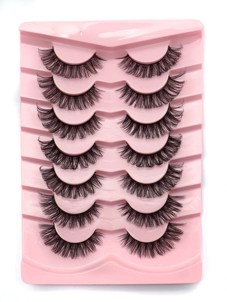 Natural Fluttery Wispy Eyelashes